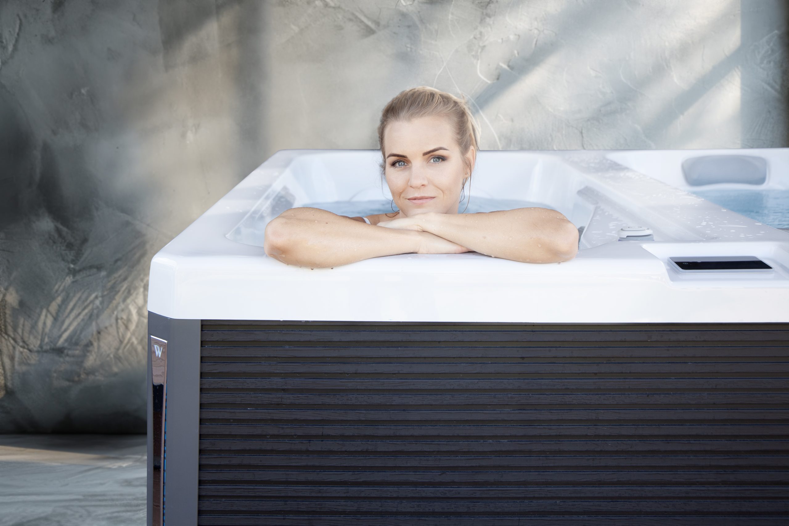Hoe koud is een ijsbad: De perfecte temperatuur voor maximale gezondheidsvoordelen 1 iceland duo lifestyle 06 scaled